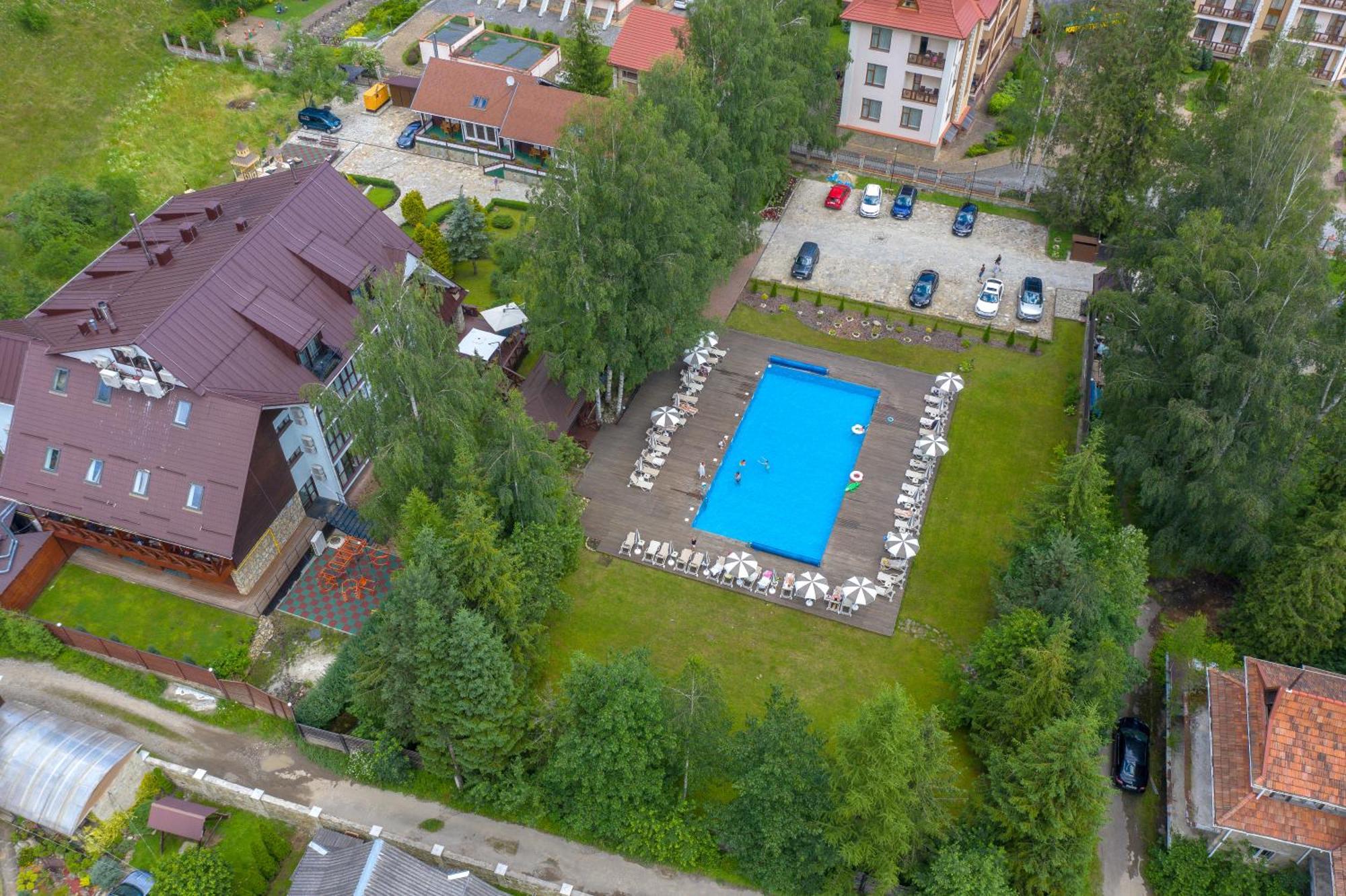 Yaremche Club Hotel Екстериор снимка