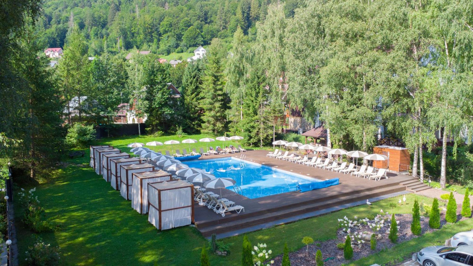 Yaremche Club Hotel Екстериор снимка